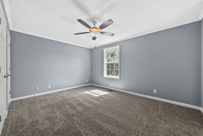 Building Photo - 944 Sable Dr