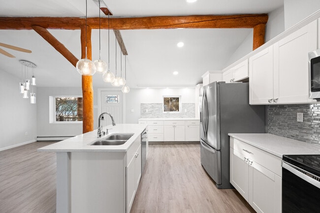 Building Photo - 17 Anna Ave