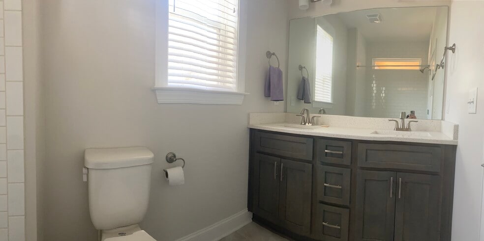 Upstairs shared bathroom - 1507 Washington St