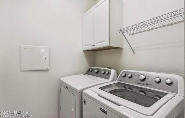 Building Photo - 156 Hidden Palms Ln