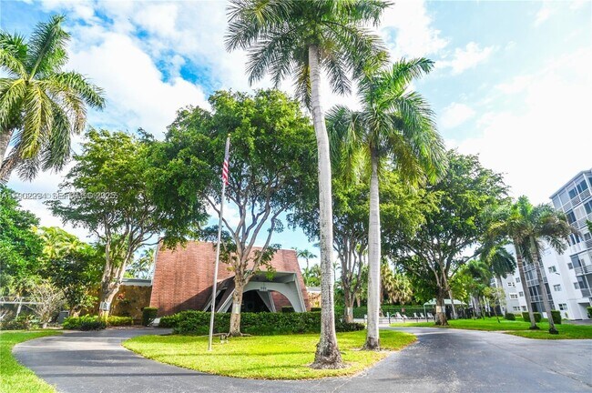 Building Photo - 1425 Atlantic Shores Blvd