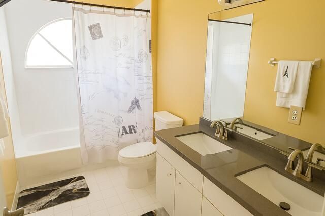 Building Photo - 7228 Chesapeake Cir