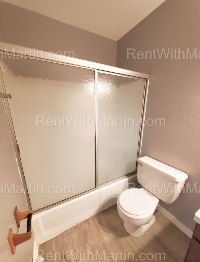 Building Photo - 1644-1646 E Mitchell Ave