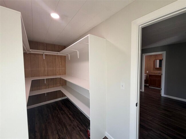 Building Photo - 16219 Greenwood Dr