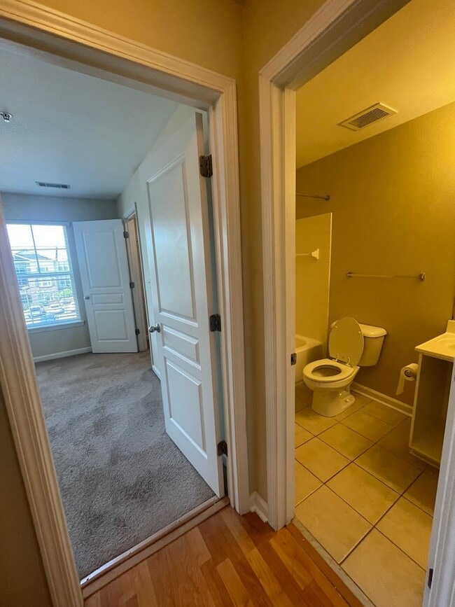 Building Photo - 18-1825 Whittaker