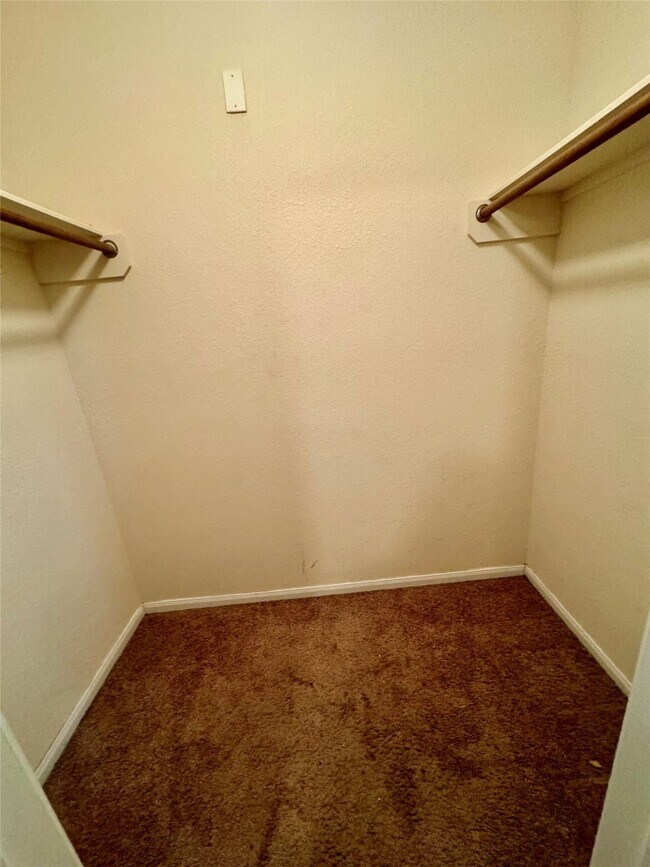 Building Photo - 2307 Cloudy Bay Dr