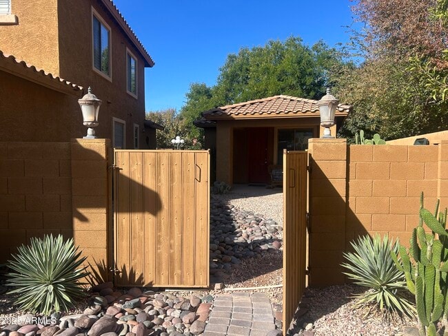 Building Photo - 7710 S 22nd Ave