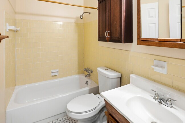 Building Photo - 5019 Green Mountain Cir
