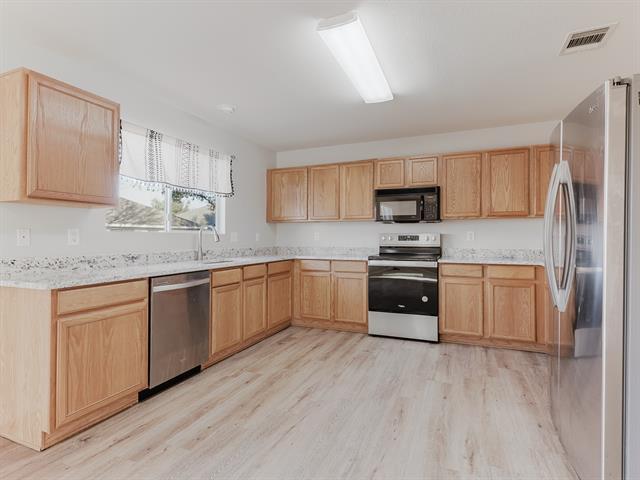 Building Photo - 4901 Thorn Hollow Dr