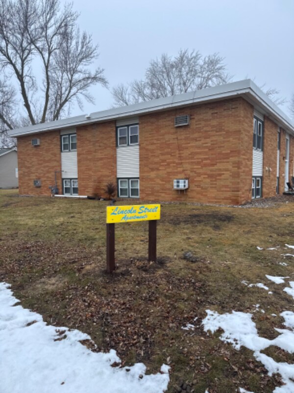 Building Photo - 202 Lincoln St