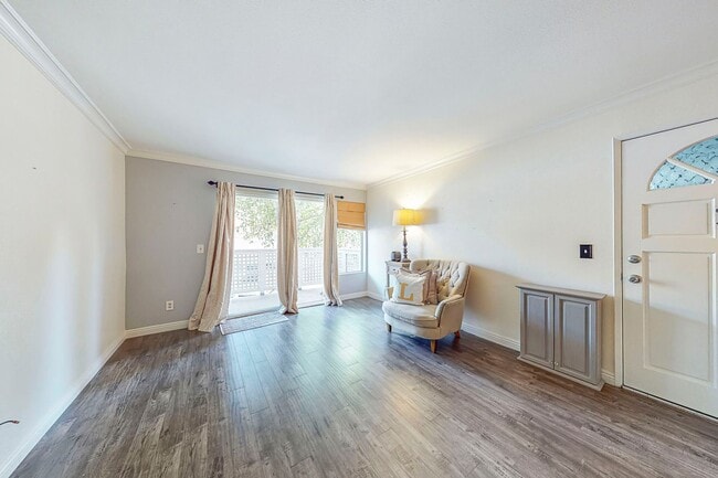 Building Photo - Harbor Walk - 2 Bed / 2 Bath