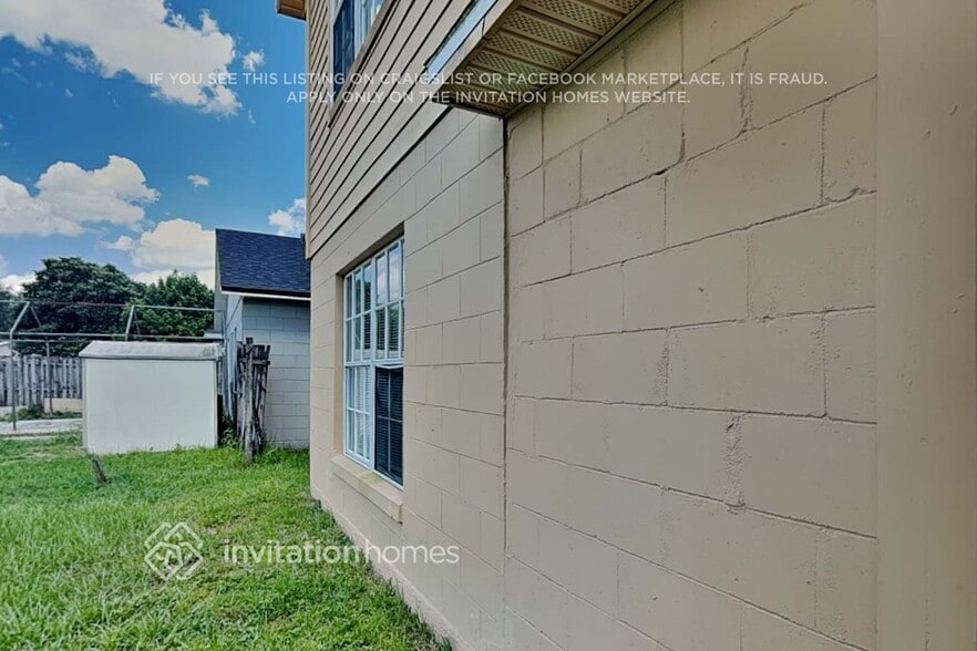 Building Photo - 11041 Einbender Rd