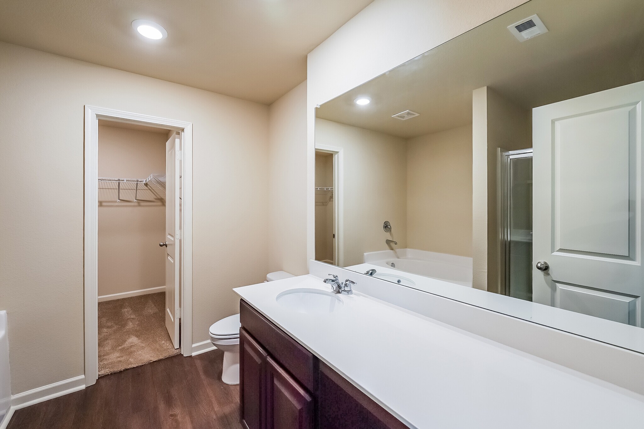 Building Photo - 580 Clover Cir