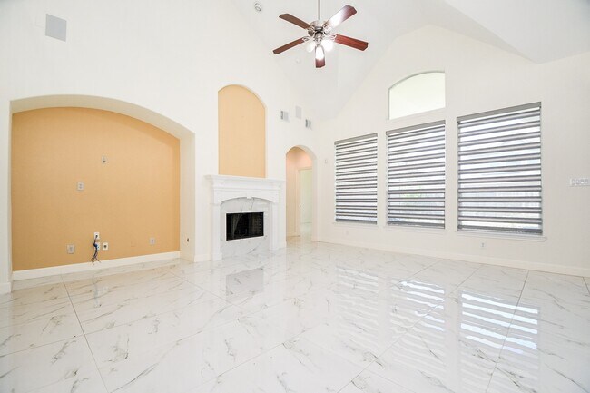 Building Photo - 4322 Pensacola Oaks Ln