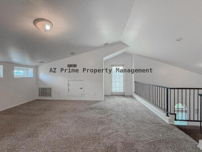 Building Photo - 5719 S 21st Terrace