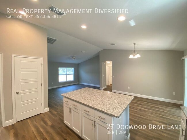 Building Photo - 27 Dogwood Dr Ln