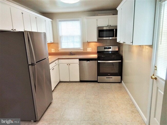 Building Photo - 2616 Kirtland Ave