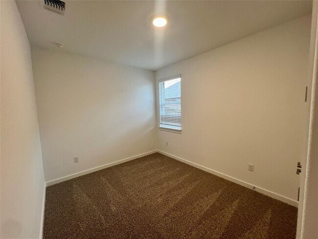 Building Photo - 400 Barton Run Dr