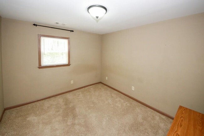 Building Photo - 4033 Scenic Mountain Dr SW