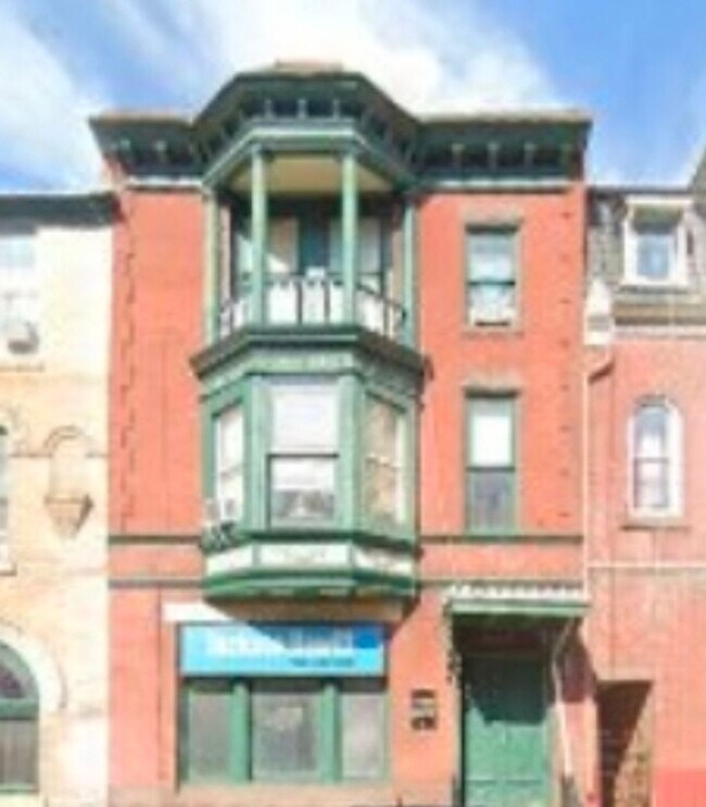 Building Photo - 104 N Eighth St