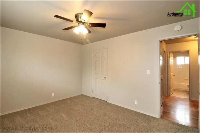 Building Photo - 3909 Mercury Dr
