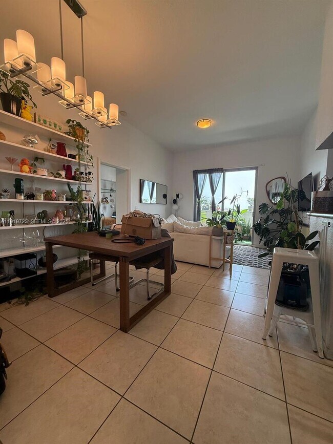 Building Photo - 36 NW 6th Ave