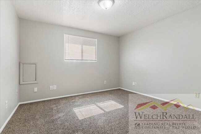 Building Photo - Beautiful Rental Home in Highland