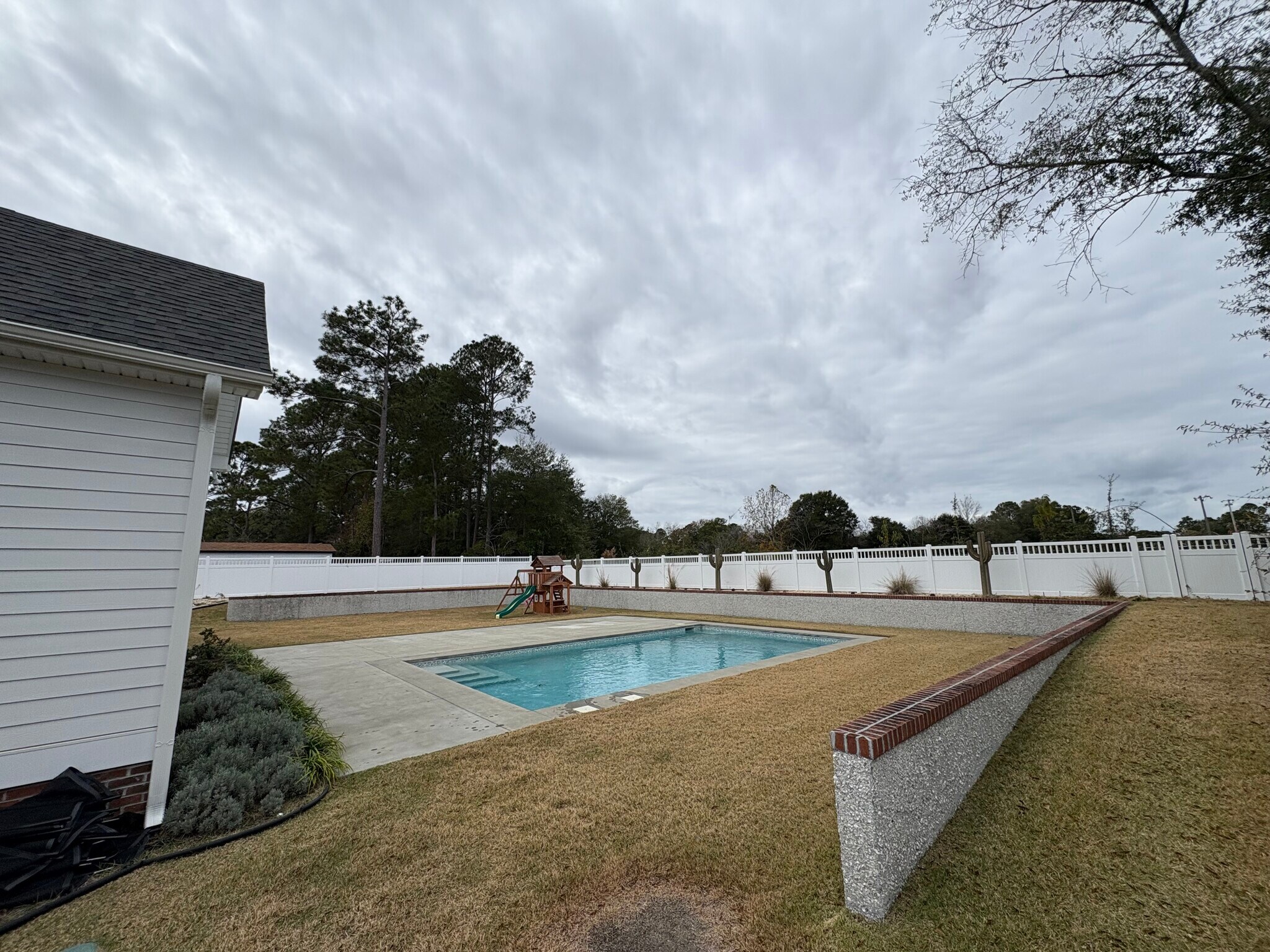 Building Photo - 729 Windemere Rd