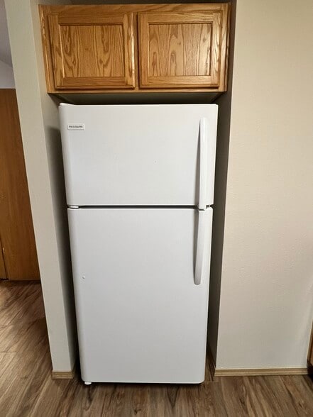 Building Photo - 5473 Glenridge Way