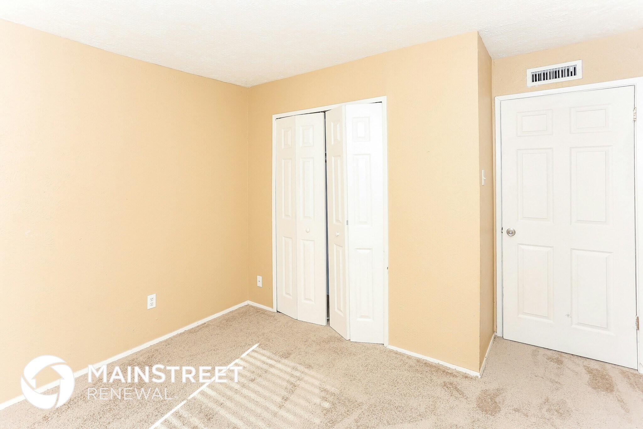 Building Photo - 6412 Sandhurst Ln E