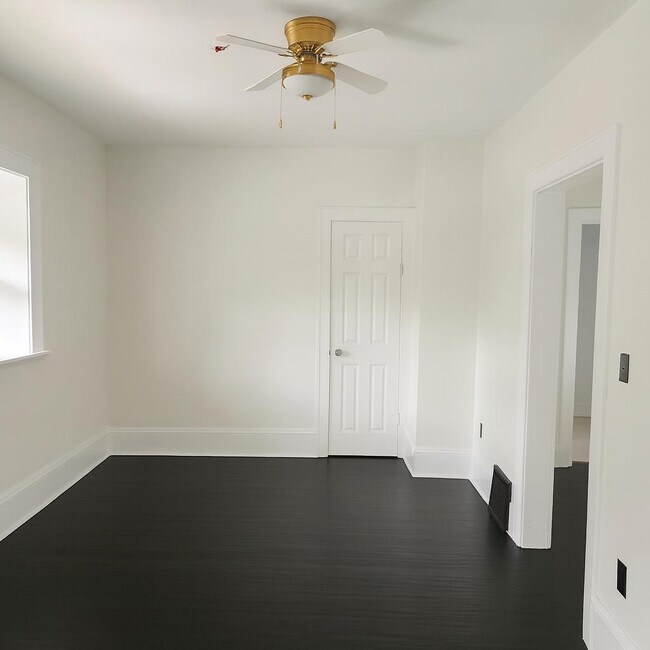 Building Photo - 159 Oak Park