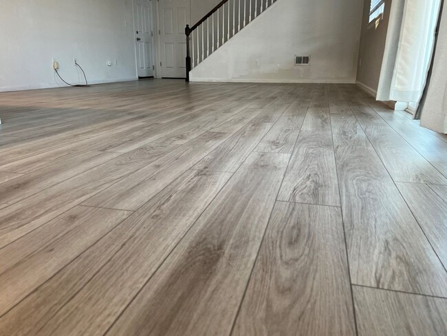 Building Photo - 3-Bedroom Home with Spacious Open Loft for...