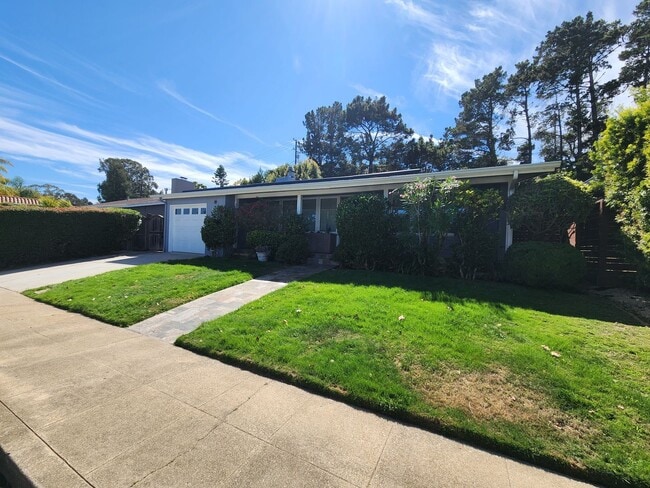 Building Photo - 3220 Del Monte St