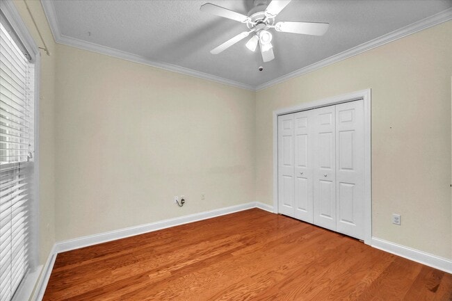 Building Photo - Stunning all-brick home on a large wooded lot