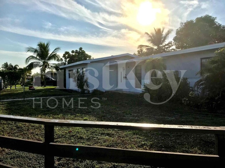 Building Photo - 5850 NW 118th St