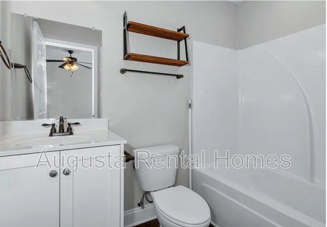 Building Photo - 1708 Verdery St