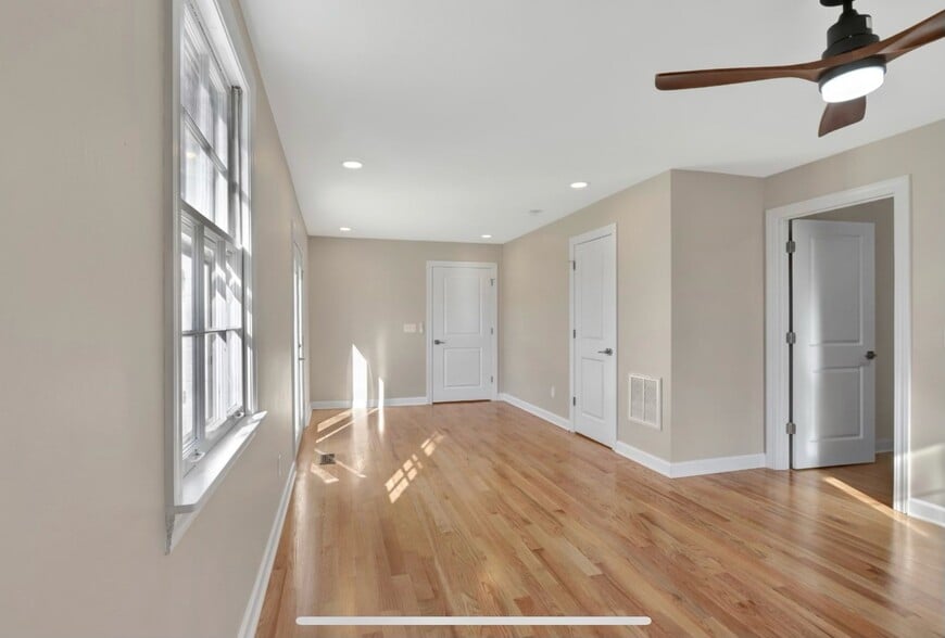 Master Bedroom - 462 Lanier Dr