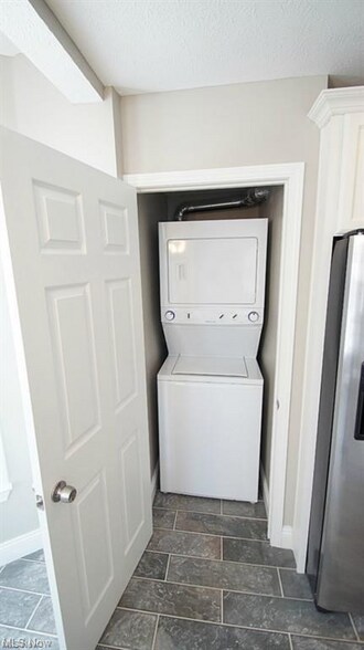 Building Photo - 196 Vincent St