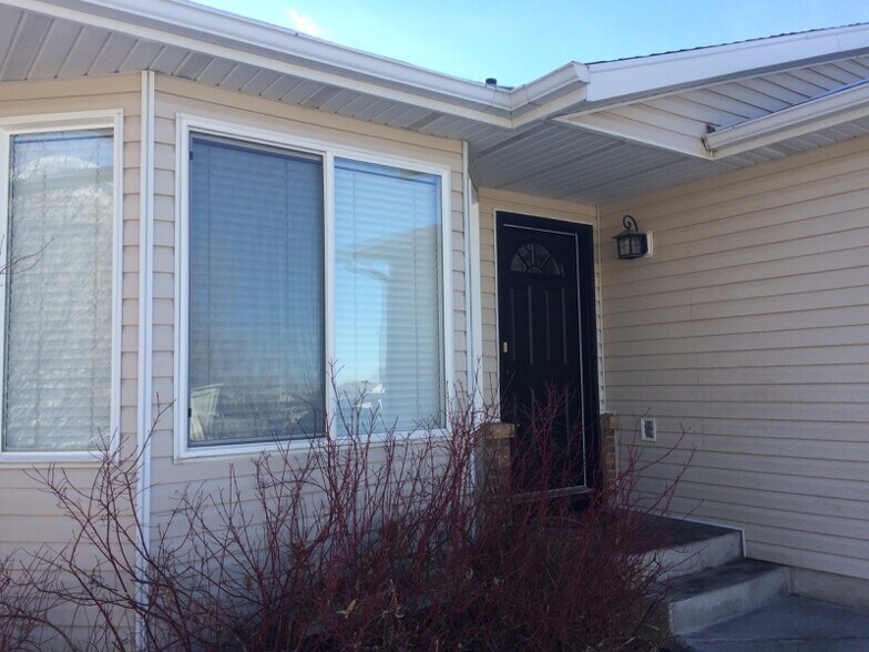 Building Photo - 1884 Shepard Ln