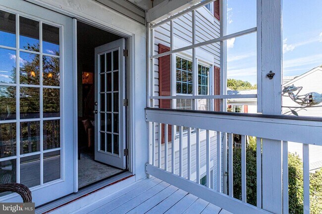 Building Photo - 2911 S Woodstock St