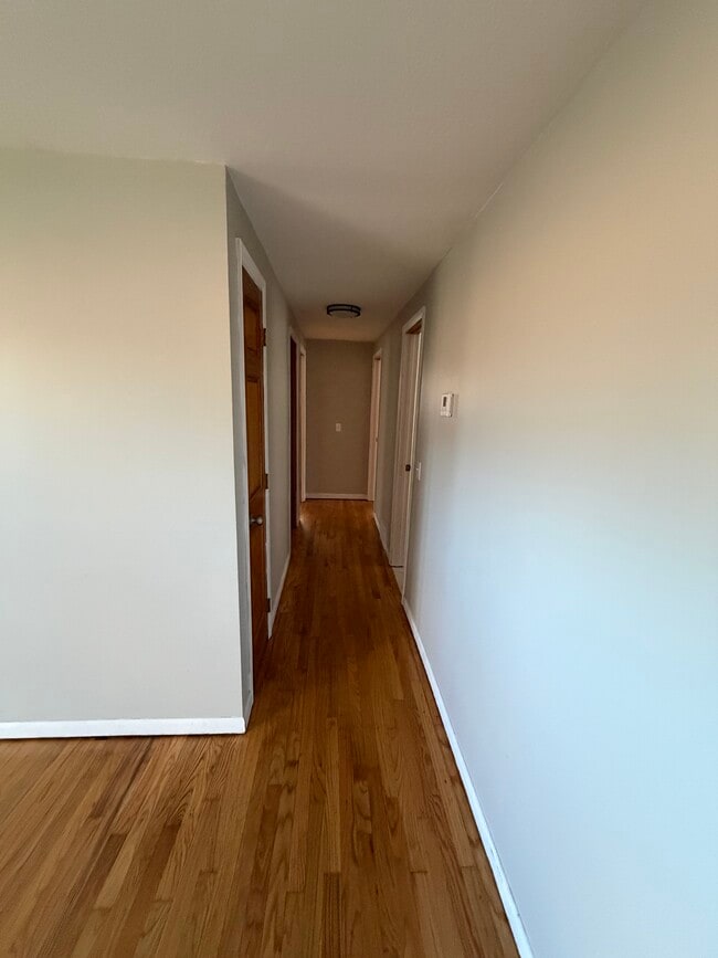 Building Photo - 8587 Caughdenoy Rd