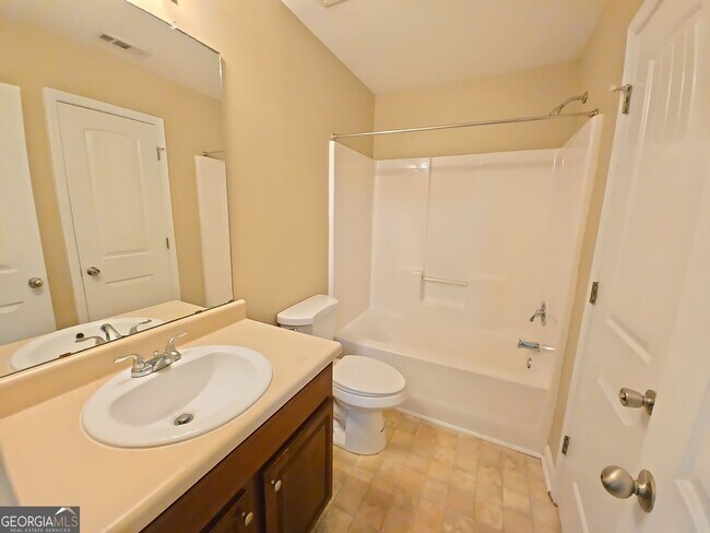 Building Photo - 1098 Mcconaughy Ct