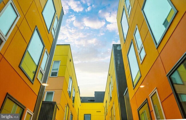 Building Photo - 1131-39 N Front St