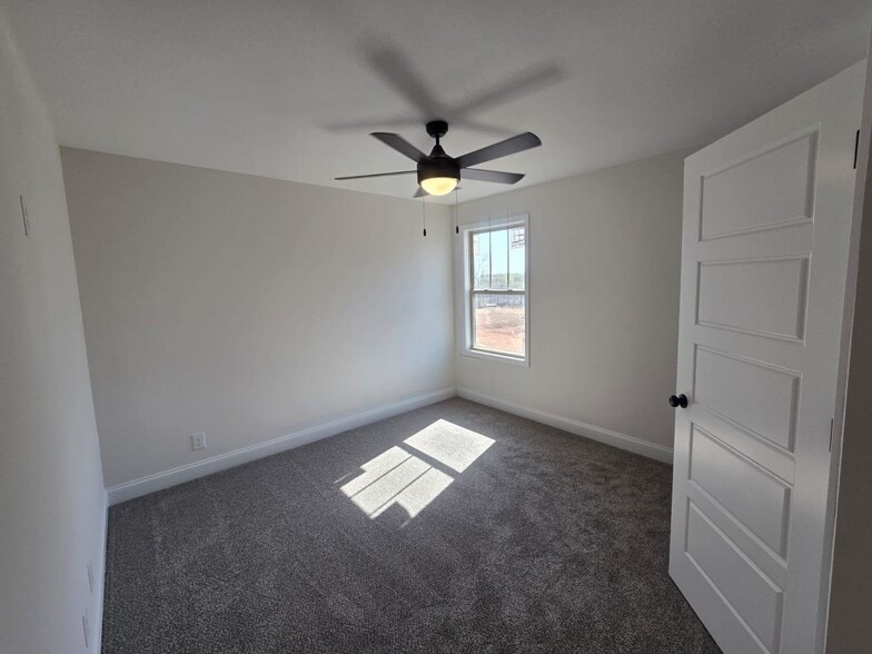 Building Photo - 505 N Halifax Ct