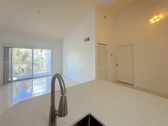 Building Photo - 620 SW 111th Ave