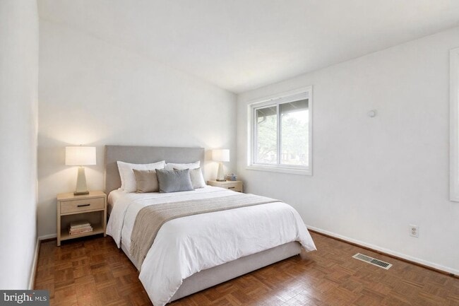 Building Photo - 8966 Footed Ridge