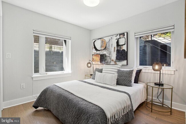 Building Photo - Welcome to this Modern 2BR/2BA condo located in Brookland