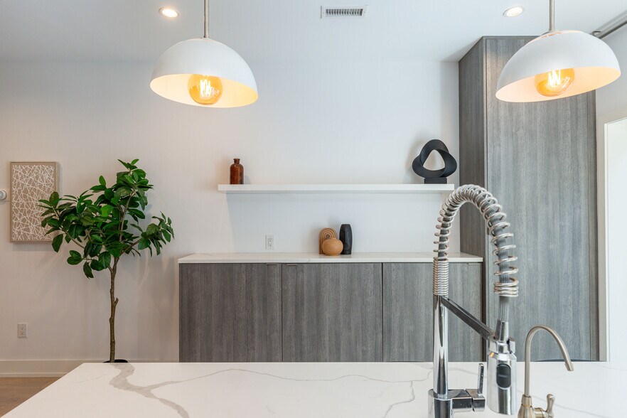 Building Photo - 2058 E Susquehanna Ave