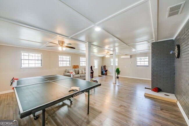 Building Photo - 6903 Doncaster Rd