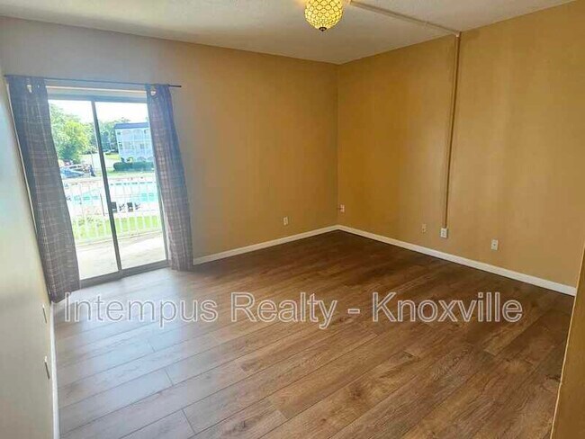 Building Photo - 5709 Lyons View Pike